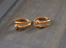 Load image into Gallery viewer, 21K Yellow Gold Nail Style Hoop Earrings 18mm
