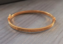 Load image into Gallery viewer, 21K Yellow Gold Screw Style Bangle Bracelet 4mm

