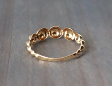 Load image into Gallery viewer, 18K Yellow Gold Graduated Bubble Ring
