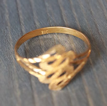 Load image into Gallery viewer, 21K Yellow Gold Swirl Ring
