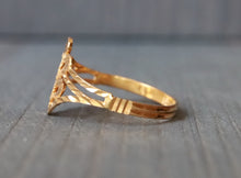 Load image into Gallery viewer, 21K Yellow Gold Swirl Ring
