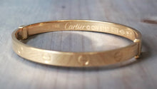 Load image into Gallery viewer, 18K Yellow Gold Bangle Bracelet 18cm 6mm
