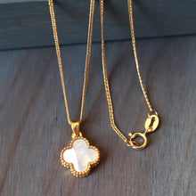 Load image into Gallery viewer, 18K Yellow Gold Mother of Pearl White Clover Pendant Necklace

