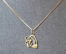 Load image into Gallery viewer, 18K Yellow Gold Mother &amp; Child Charm Pendant Necklace
