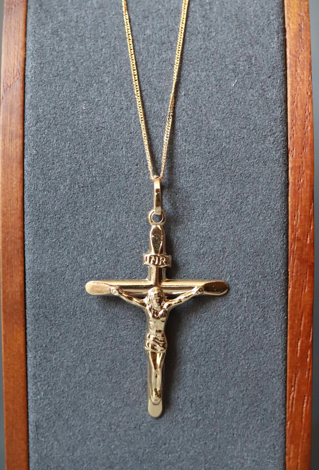 18K Yellow Gold Cross Pendant Necklace 43.3mm