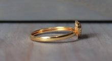 Load image into Gallery viewer, 18K Yellow Gold Heart Ring
