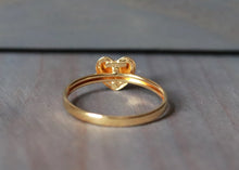 Load image into Gallery viewer, 18K Yellow Gold Heart Ring
