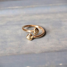 Load image into Gallery viewer, 18K Yellow Gold Wrap Heart Ring
