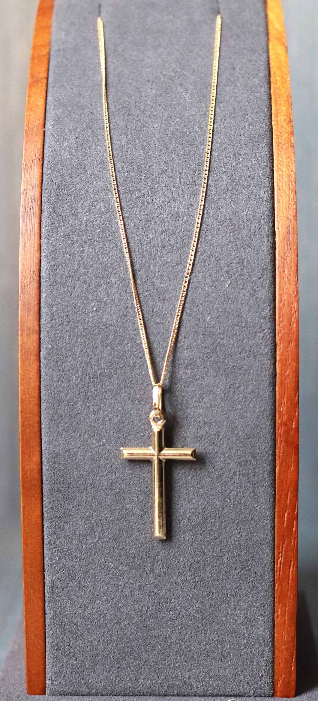 18K Yellow Gold Cross Pendant Necklace 31.9mm