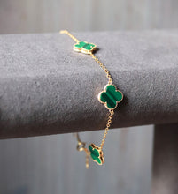 Load image into Gallery viewer, 18K Yellow Gold Green Malachite Clover Charm Bracelet

