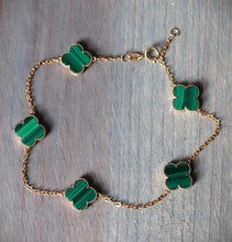 Load image into Gallery viewer, 18K Yellow Gold Green Malachite Clover Charm Bracelet
